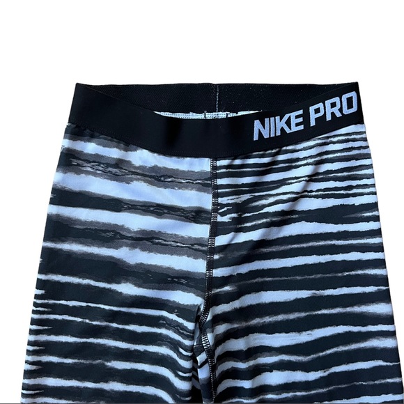 Nike Pro Dri-Fit Cropped Compression Legging Zebra Print S - Picture 2 of 7